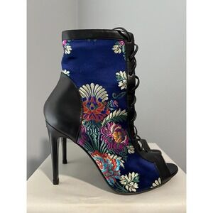 Angela Mitchell Vehuel Booties Size 39 Embroidered Made In Italy US Size 8.5